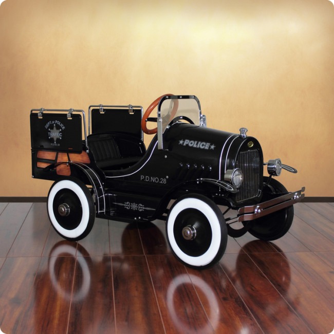 Vintage Pedal Car From Dexton Has the Best Black Friday Reductions